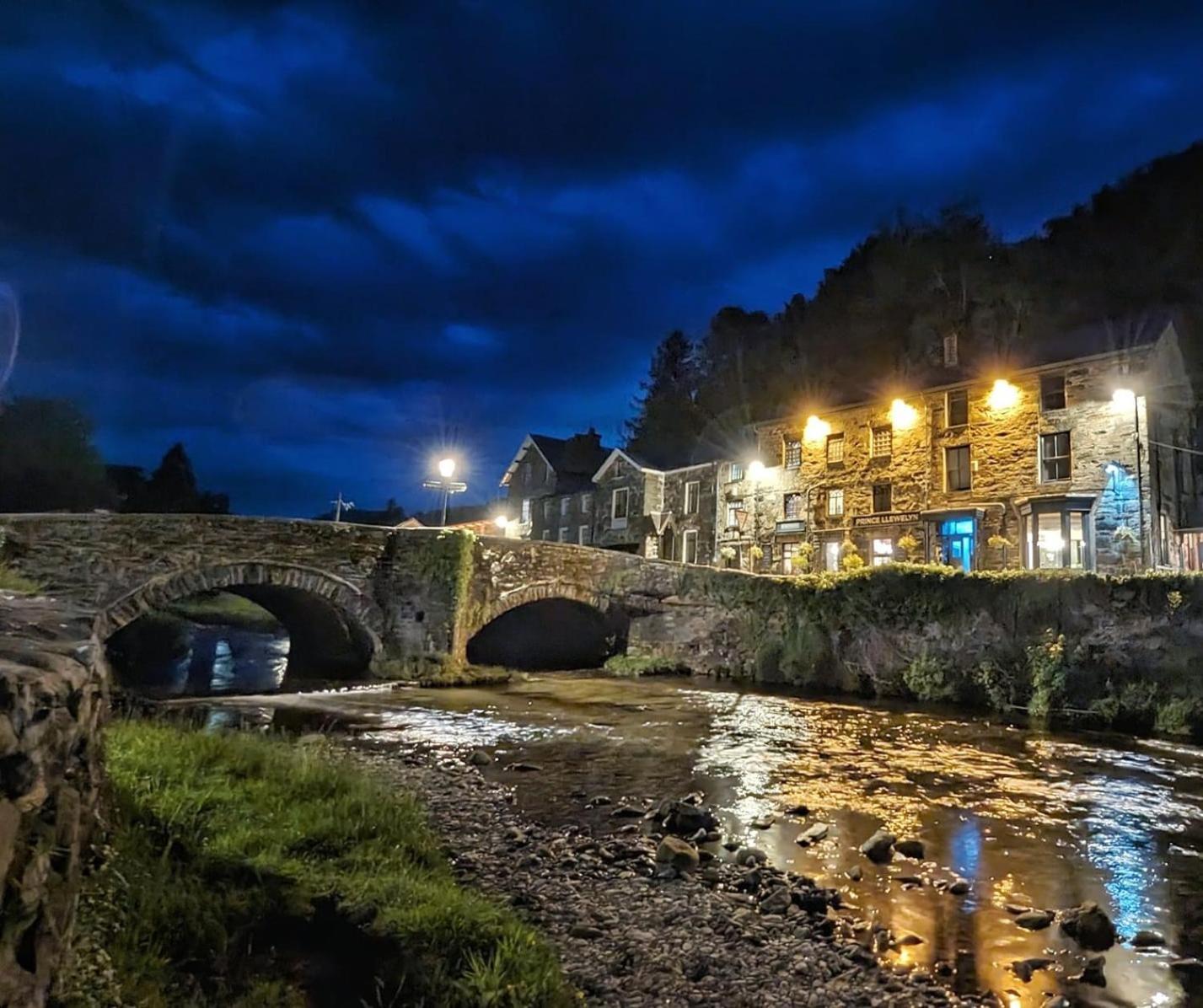 Prince Llewelyn Hotel Beddgelert Exterior foto